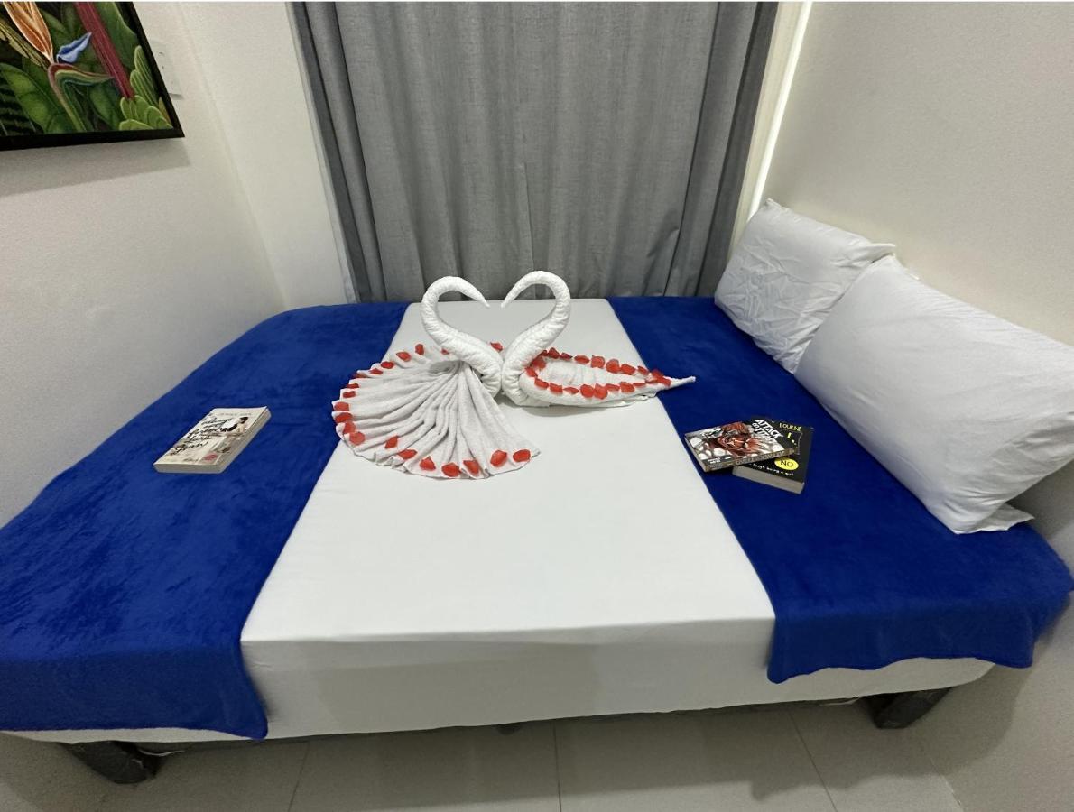 Stays At Green Residences 1 Studio Room Couples Bed With Complimentary Breakfast For 2 Манила Экстерьер фото