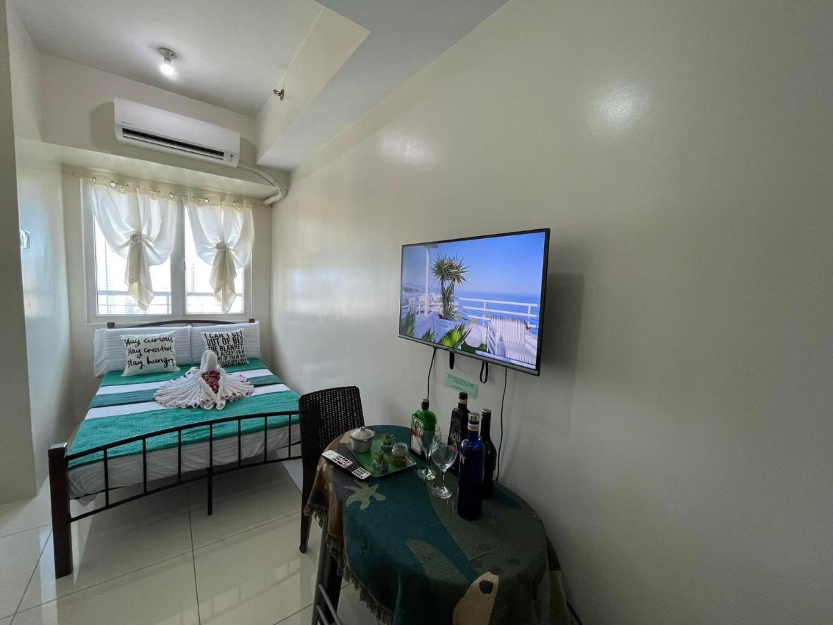 Stays At Green Residences 1 Studio Room Couples Bed With Complimentary Breakfast For 2 Манила Экстерьер фото