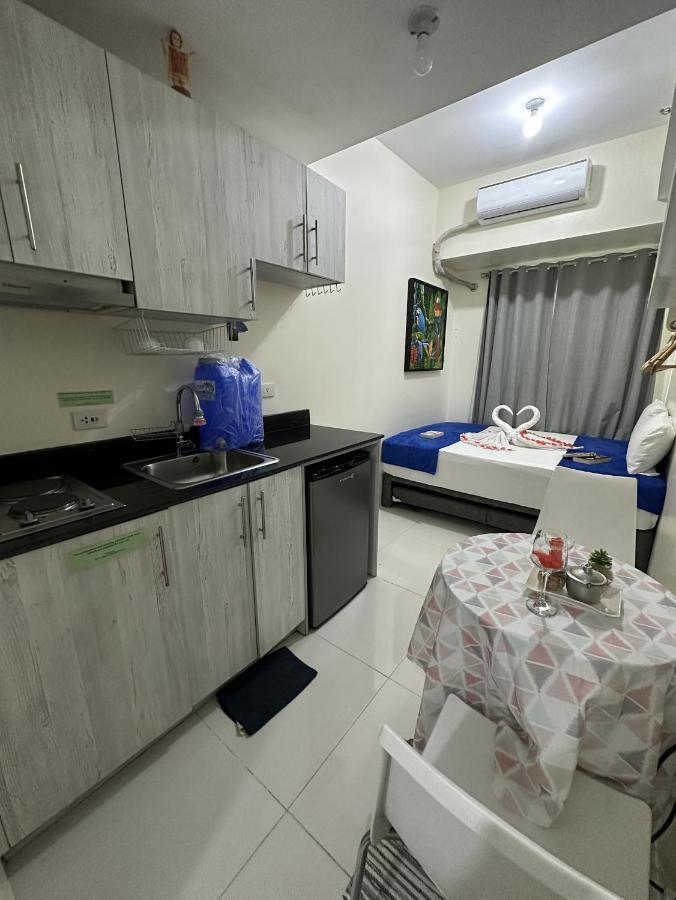 Stays At Green Residences 1 Studio Room Couples Bed With Complimentary Breakfast For 2 Манила Экстерьер фото