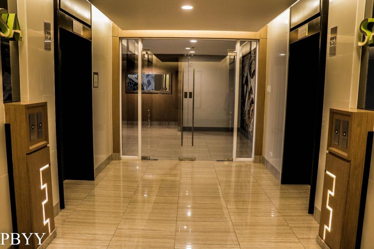 Stays At Green Residences 1 Studio Room Couples Bed With Complimentary Breakfast For 2 Манила Экстерьер фото